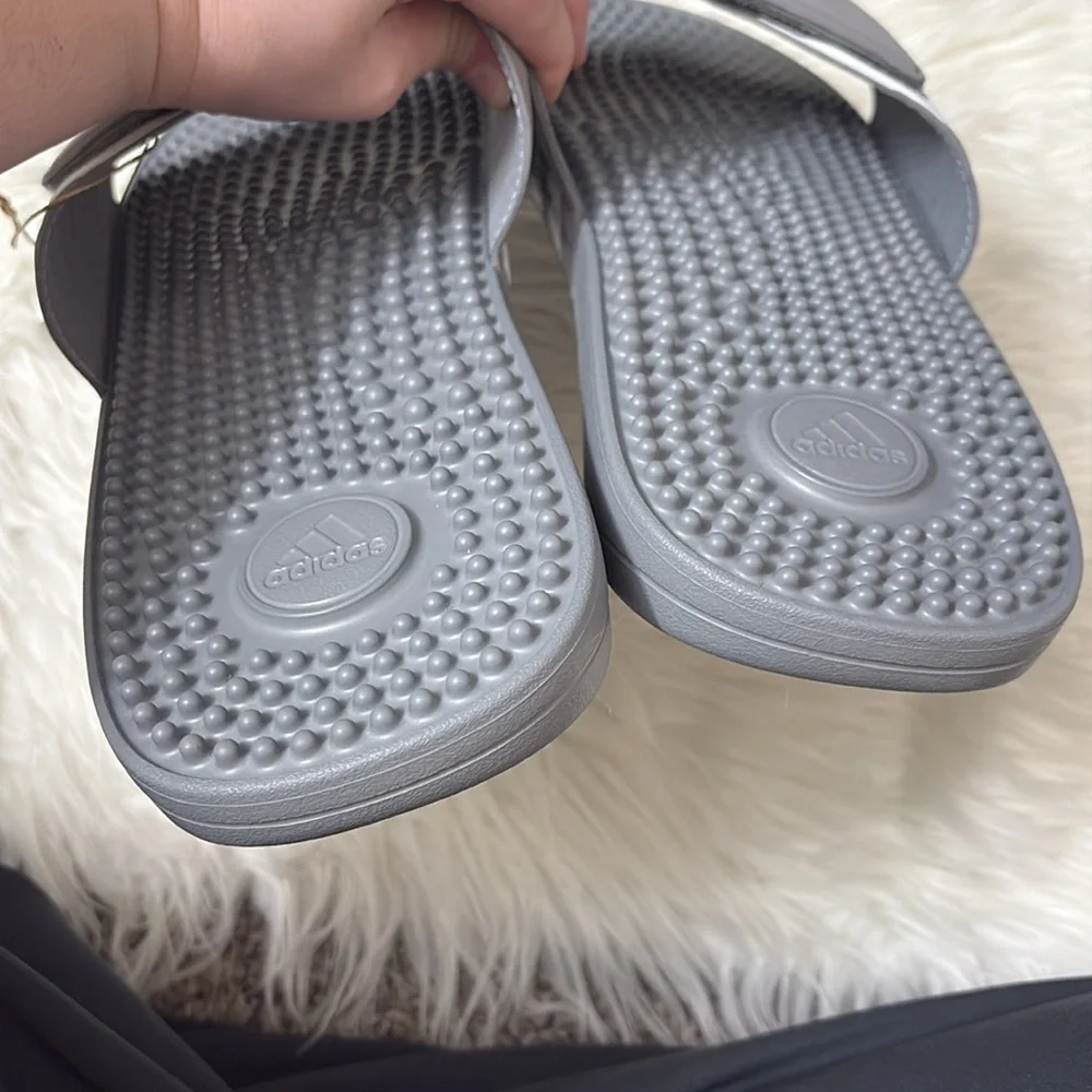 NEW In Box Adidas Men’s Grey White Adissage Slides Size 18